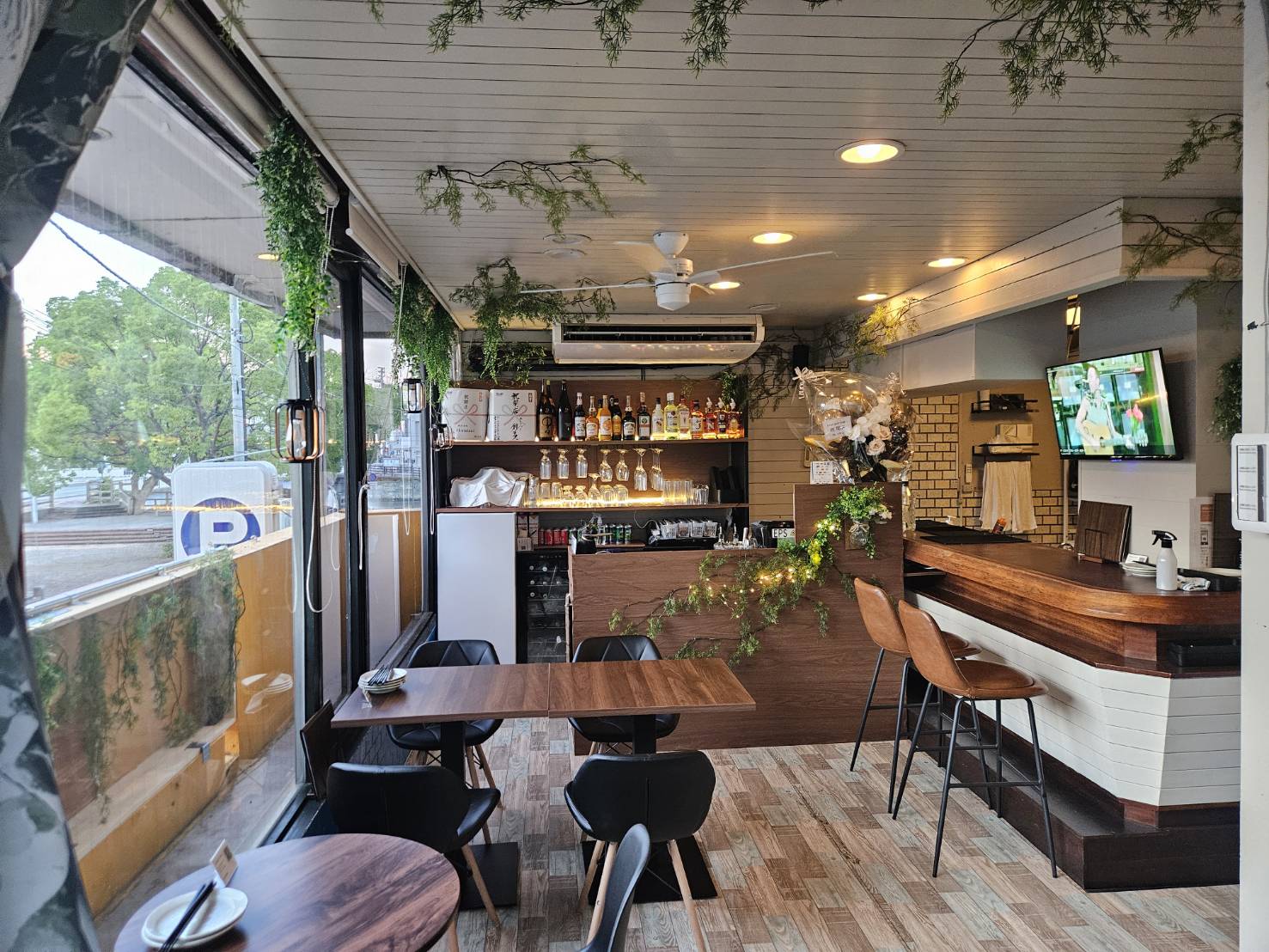 EASE ROOTS 店内